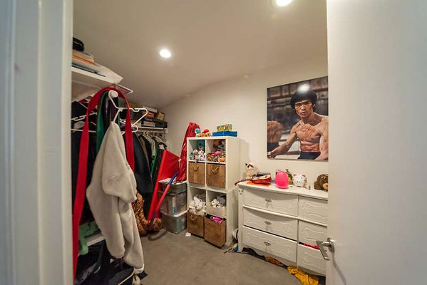 10546 closet 2