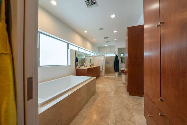 10546 bath 2