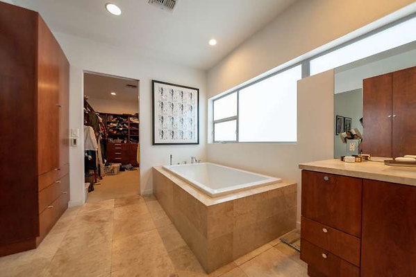 10546 bath 5