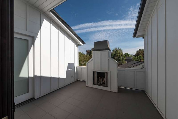 11295 balcony 1