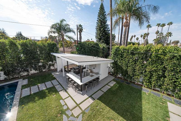 11295 balcony 6
