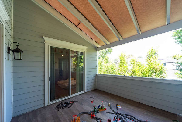 13474 balcony 2