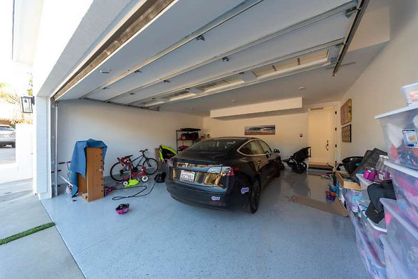 12350 garage 2