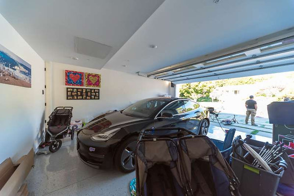 12350 garage 1
