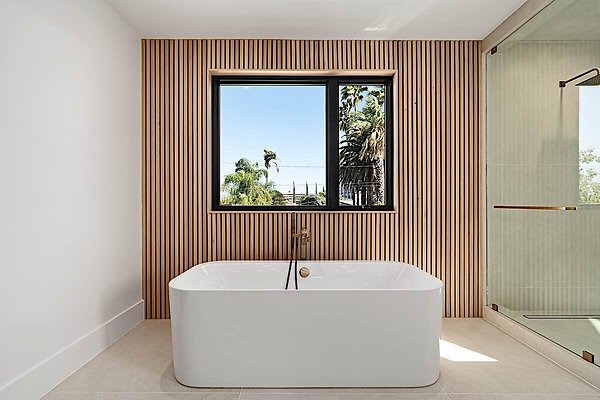 13967 bath 4