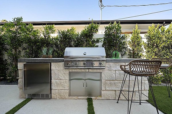 13967 patio 4