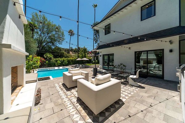 13789 patio 9