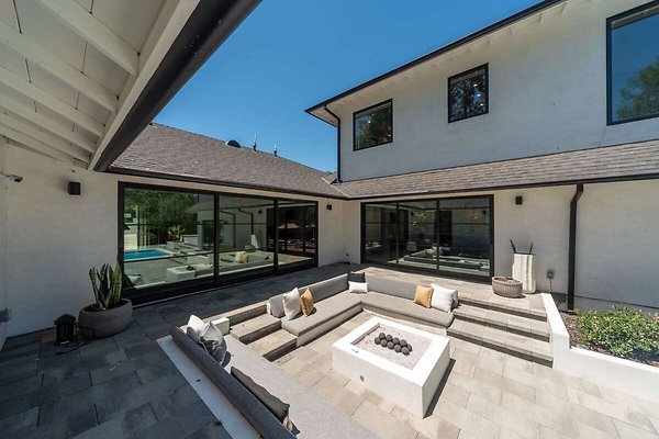 13789 patio 3