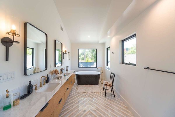 13789 bath 3
