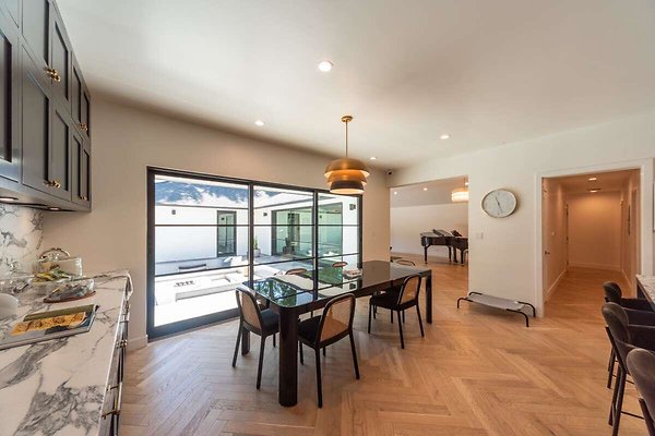 13789 dining 2