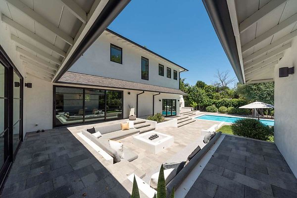 13789 patio 1