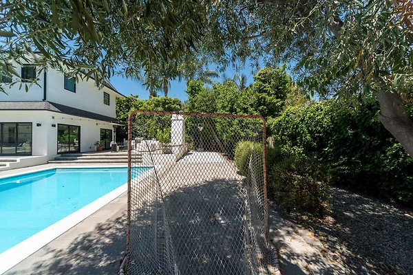 13789 pool 8