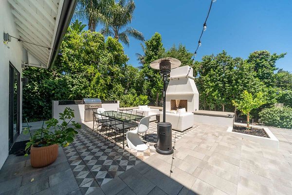 13789 patio 8