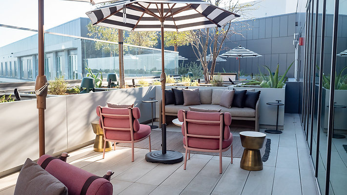 TheResidencesWestEdge-TerraceLounge-14