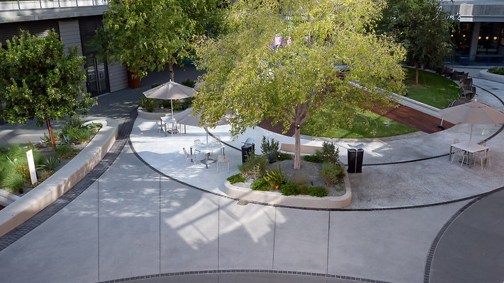 WestEdge-Courtyard-042