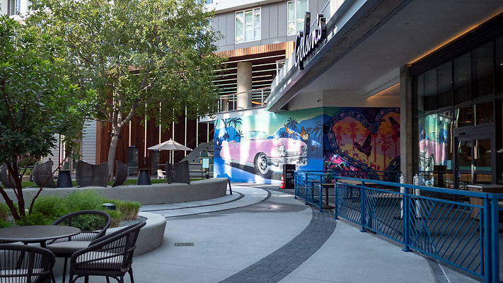 WestEdge-Courtyard-095