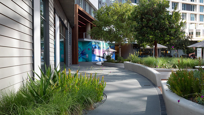 WestEdge-Courtyard-088