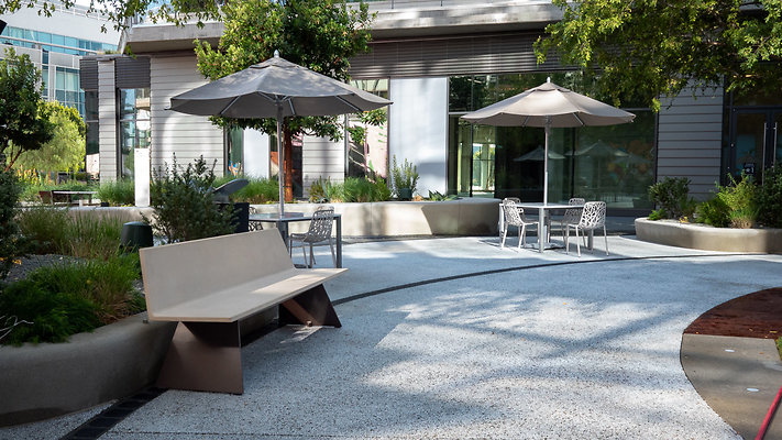 WestEdge-Courtyard-092