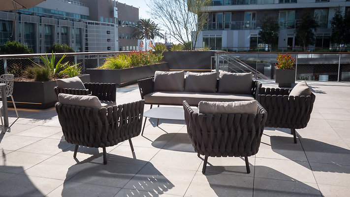 WestEdge-Courtyard-072