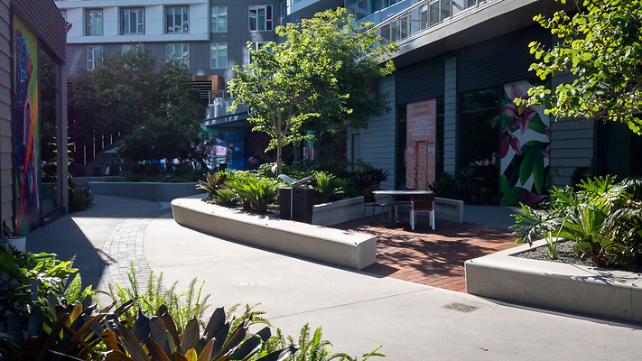 WestEdge-Courtyard-098