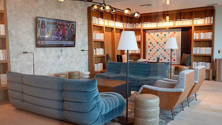 TheResidencesWestEdge-TerraceLounge-03