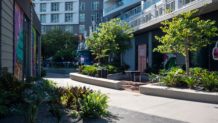 WestEdge-Courtyard-099