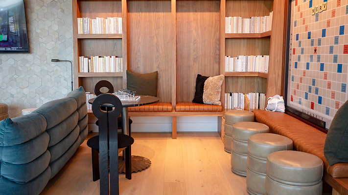 TheResidencesWestEdge-TerraceLounge-08