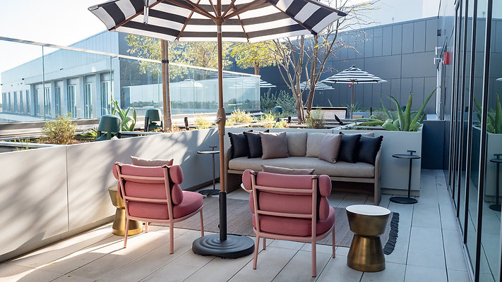 TheResidencesWestEdge-TerraceLounge-13