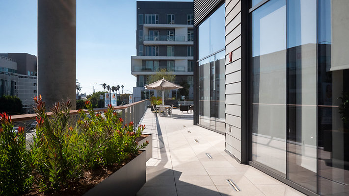 WestEdge-Courtyard-074