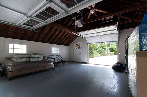 10536 garage 4