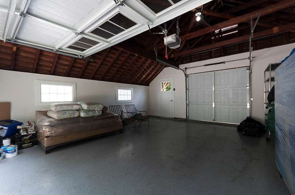 10536 garage 3