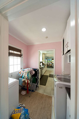 10536 laundry 1