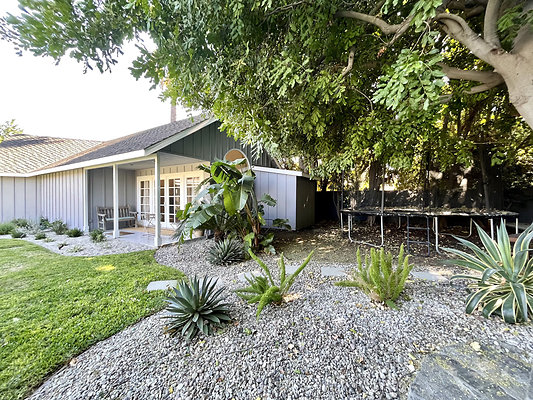 10139 garden 3