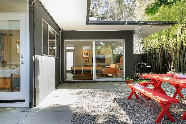 3161 patio 3