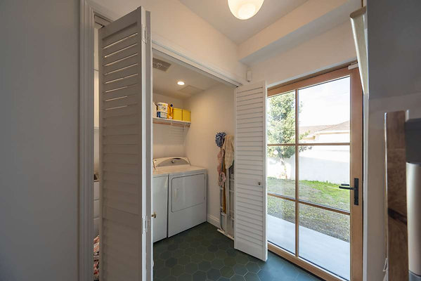10623 laundry 1