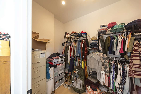 10623 closet 1