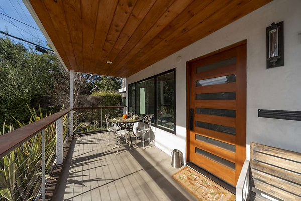 10623 porch 1