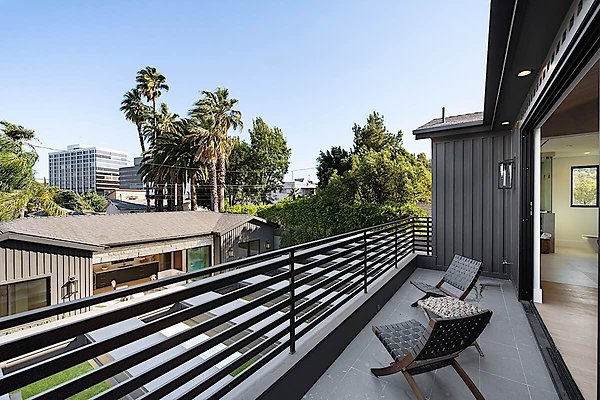 13967 balcony 1