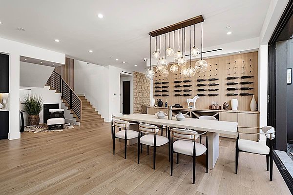 13967 dining 1