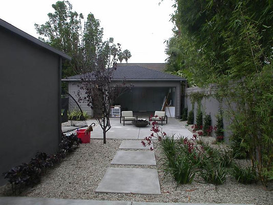 8369 patio 6