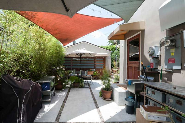10454 patio 4
