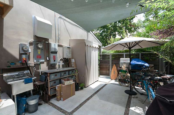 10454 patio 2