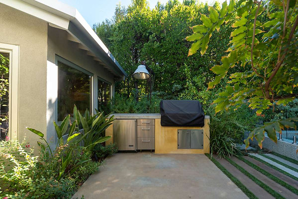 13000 patio 6