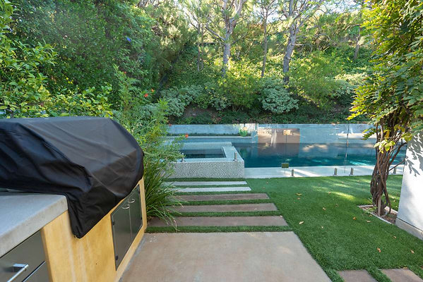13000 patio 7