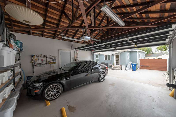 11683 garage 1