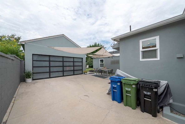 11683 garage 4