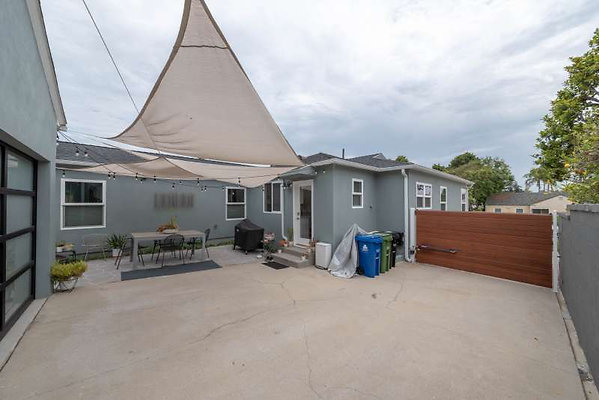 11683 patio 1