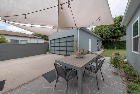 11683 patio 3