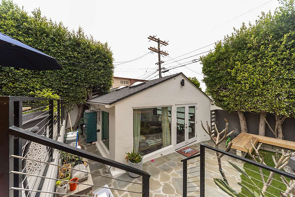 13660 patio 1