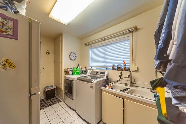13986 laundry 1